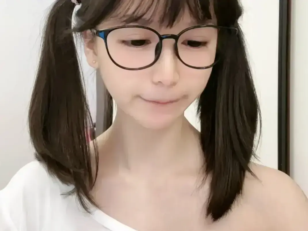 天才交易员萌小栖vlog原视频无删减全集免费在线观看-萌小栖纯净观影沉浸感拉满-高清资源下载值得二刷细品咯咯哒的一天