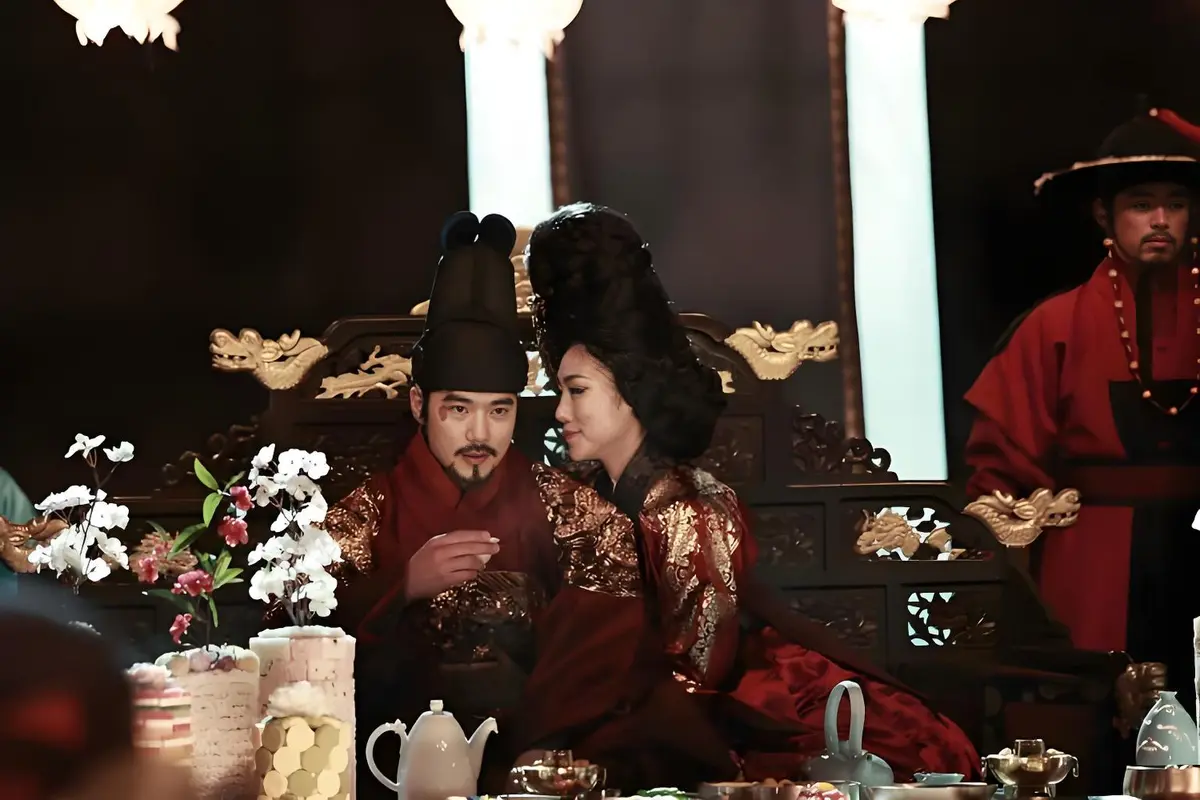 《奸臣》未删减版高清免费在线观看-韩国电影奸臣完整版无广告播放-VS影院韩国爱情片